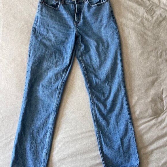 Abercrombie Women's 28/6 Curve Love, The Straight Mid-Rise Jean - Picture 6 of 7